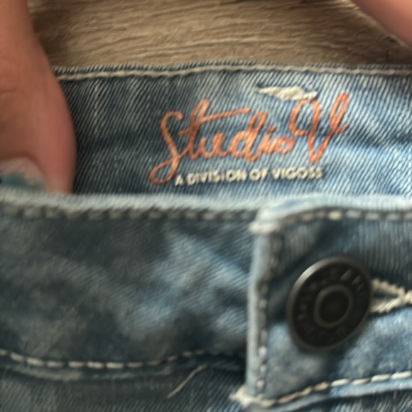 Blue straight jeans with tiny rip - Picture 2 of 3